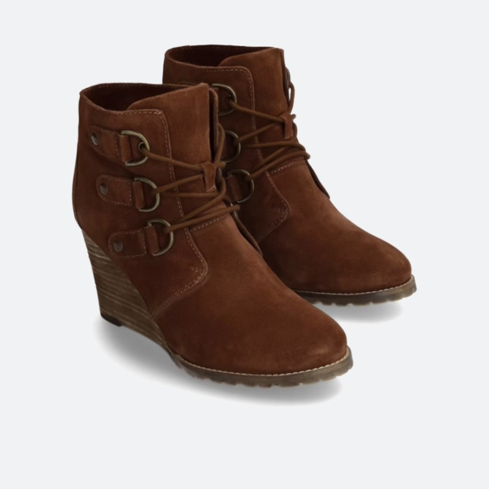 NWOT Diba Bianka Lace up Wedge Bootie